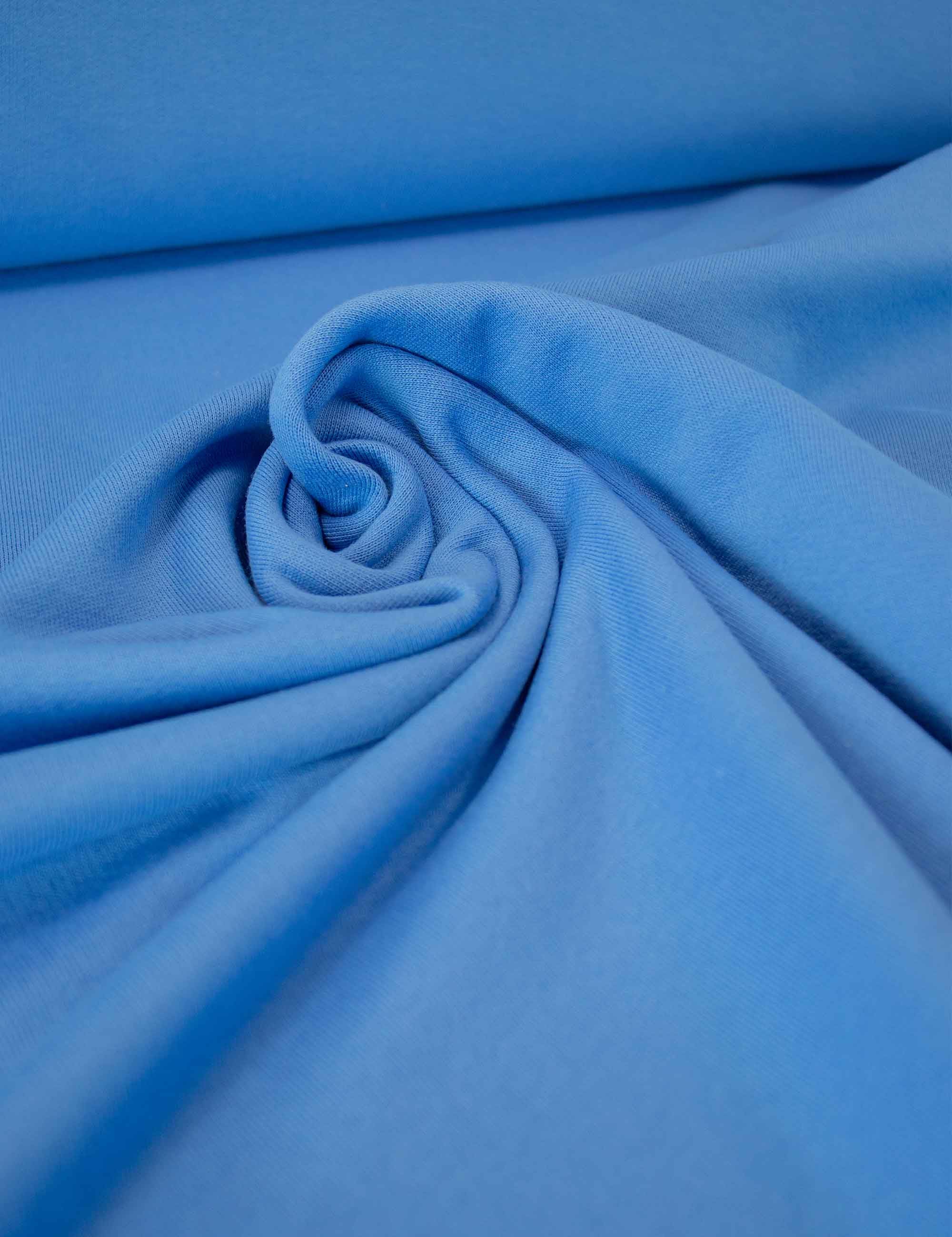 Blauwe stoffen kopen – van zachte tinten tot diepe kleuren