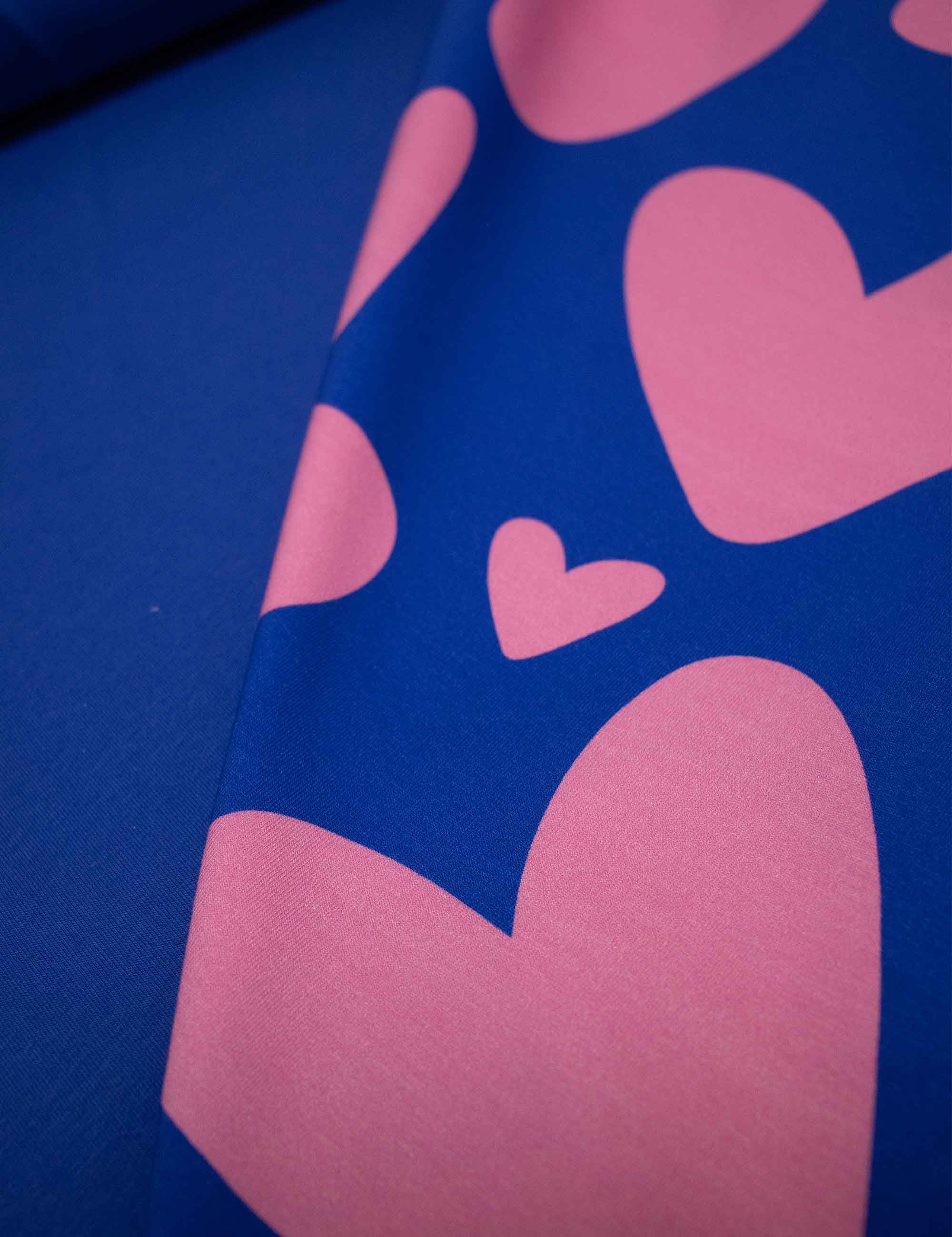 Kräftige Herzen Blau | French Terry | 170 cm breit
