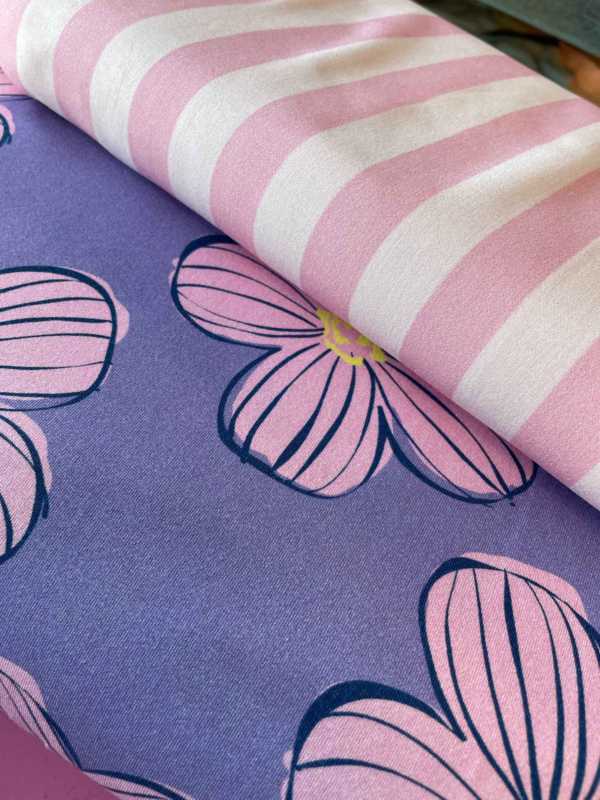Cotton-Candy-en-violet-bloom-Stripes-Rebel-Studio-spring-tides.jpg
