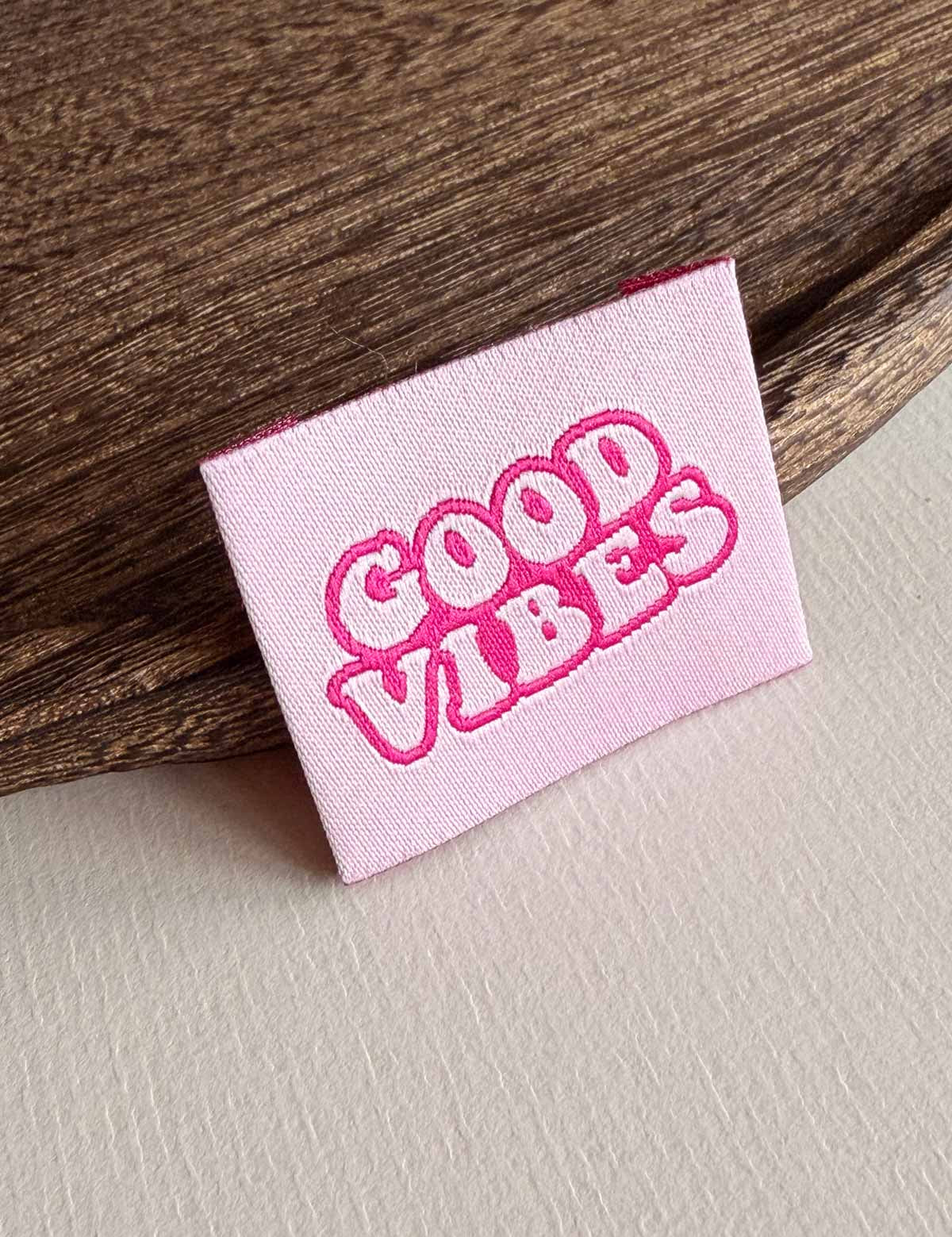 Good-Vibes-1-geweven-naailabels-rebel-studio.jpg