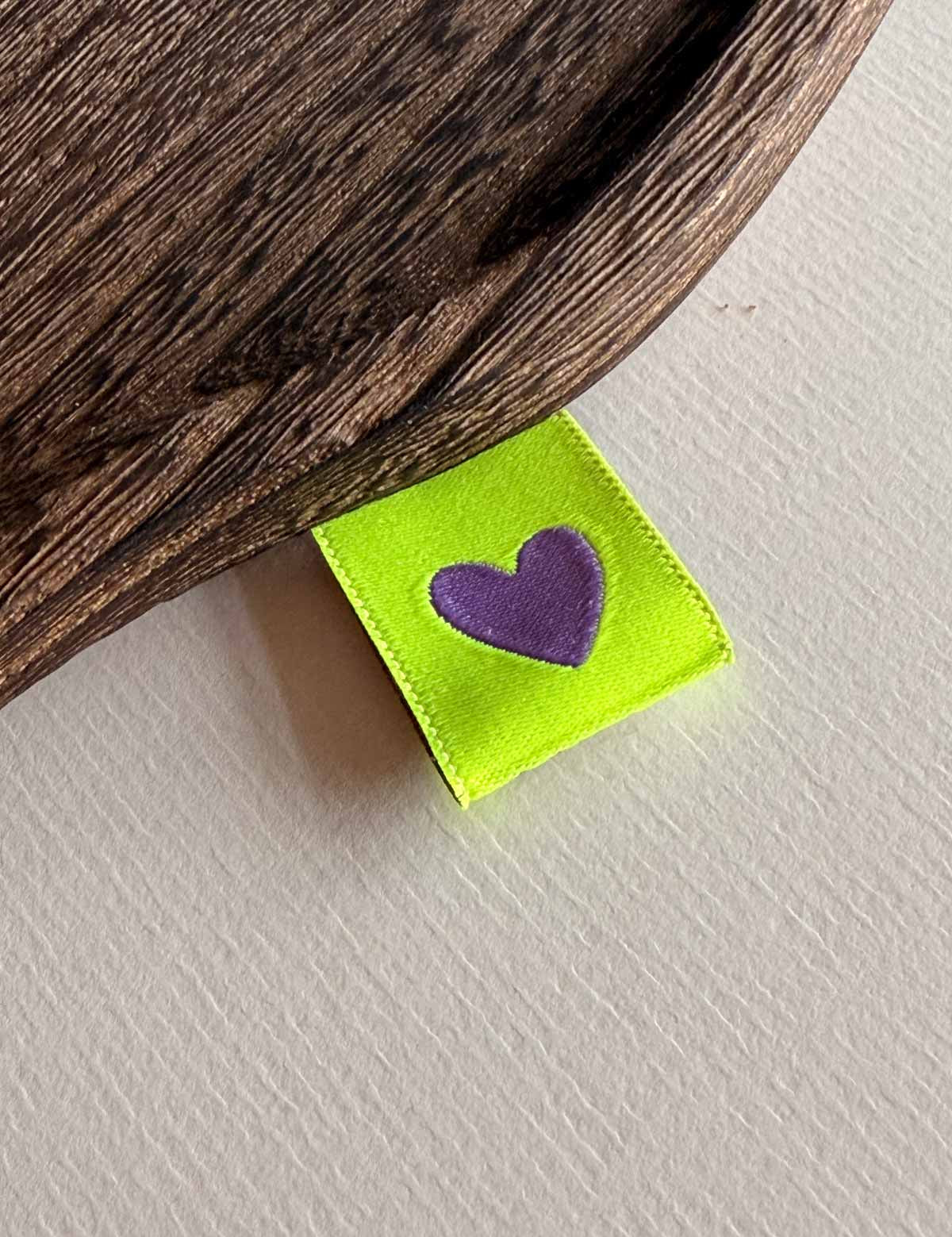 Hand Made Hearts Lilac | Gewebtes Nählabel