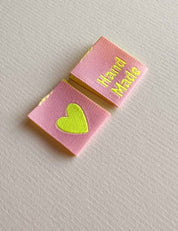 Hand Made Hearts Peach | Gewebtes Nählabel