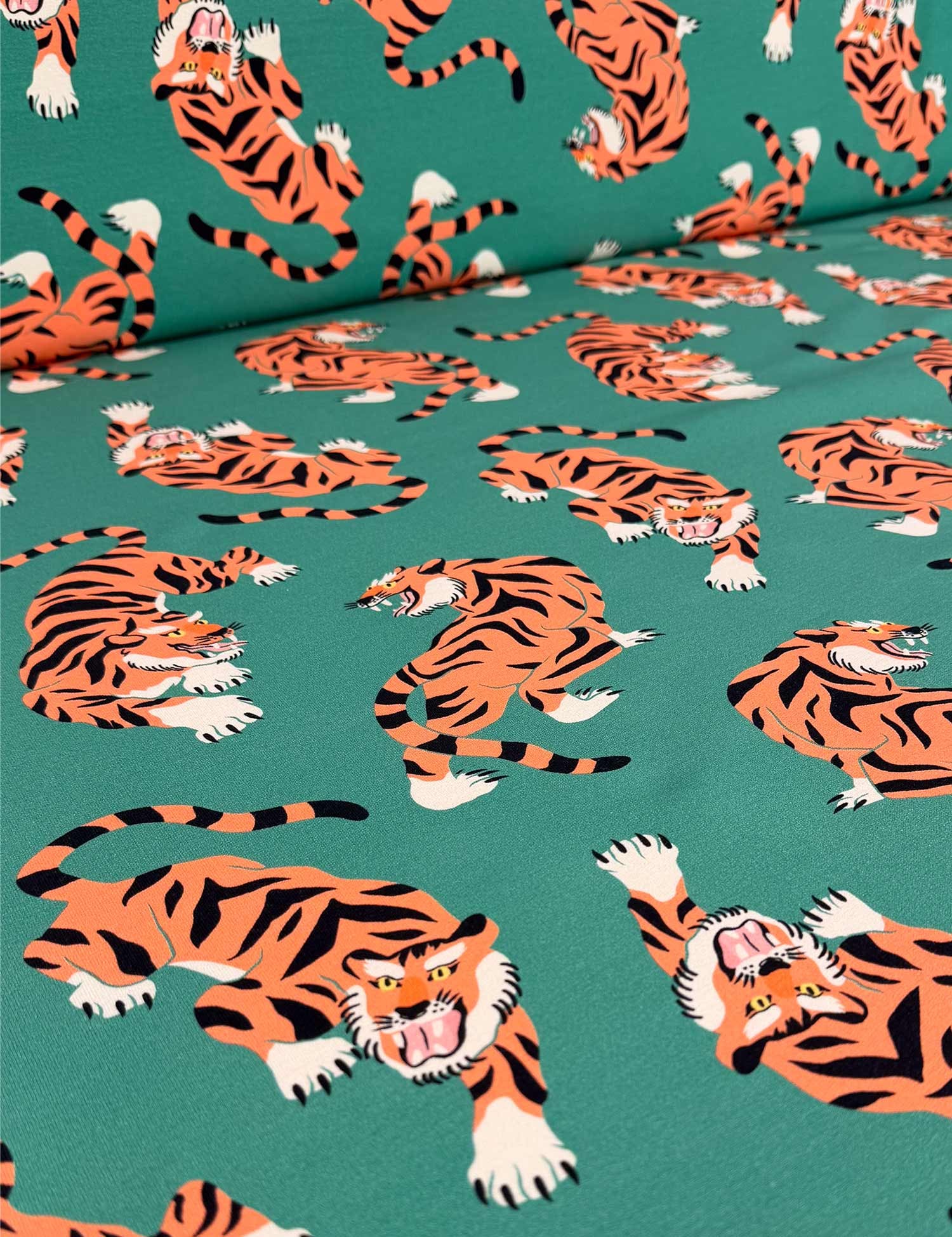 Tiger-Power-Green-Carousel-Clash-Rebel-Studio-Stoffen.jpg