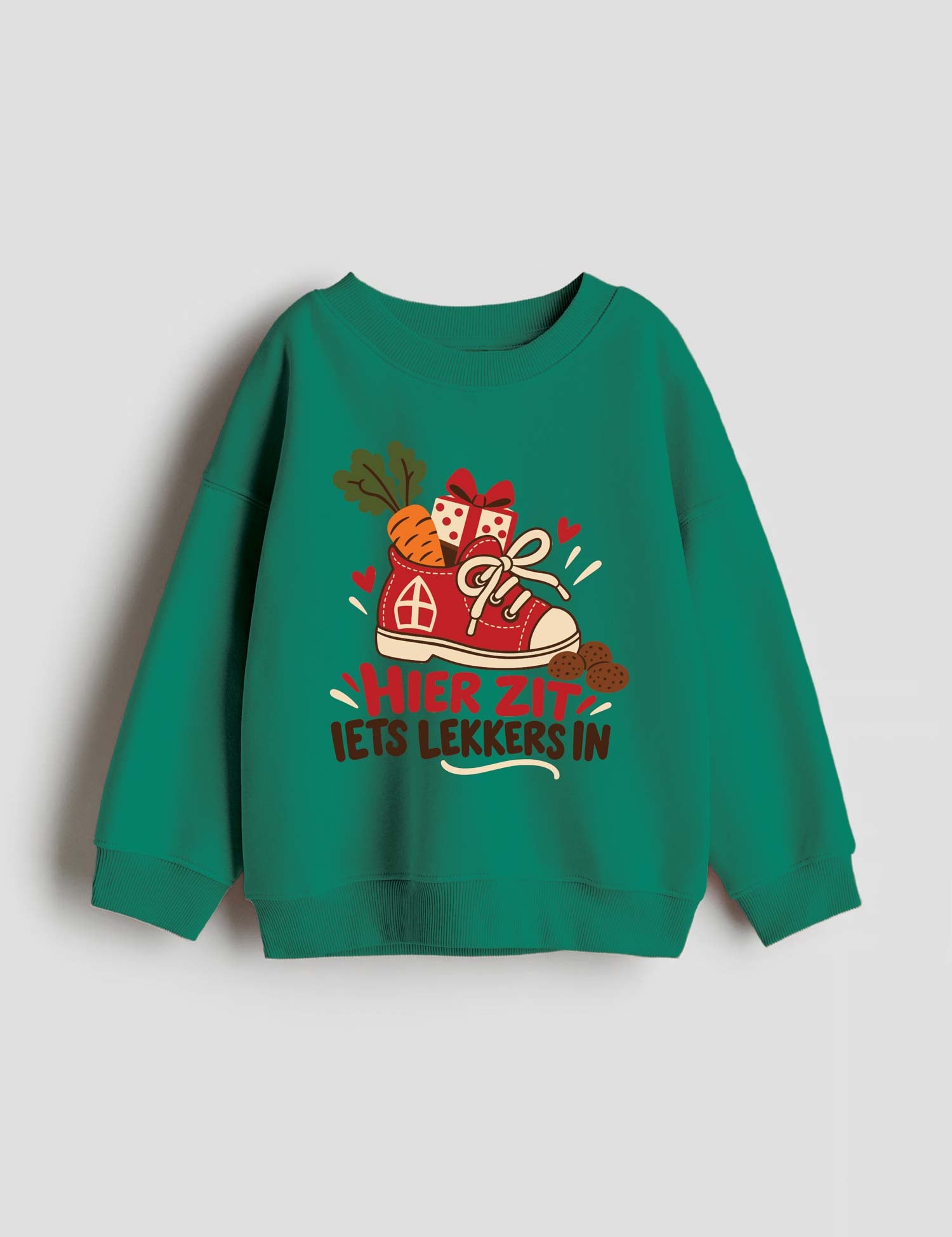 Schoentje vol lekkers Sinterklaas strijktransfer op een trui van Power Green French Terry
